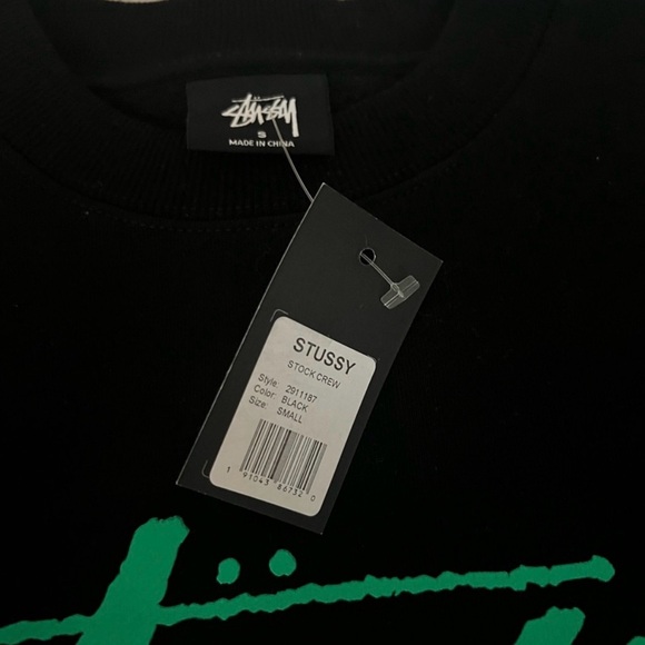 Stussy Crewneck Sweater in Black with Green Logo - Picture 2 of 9
